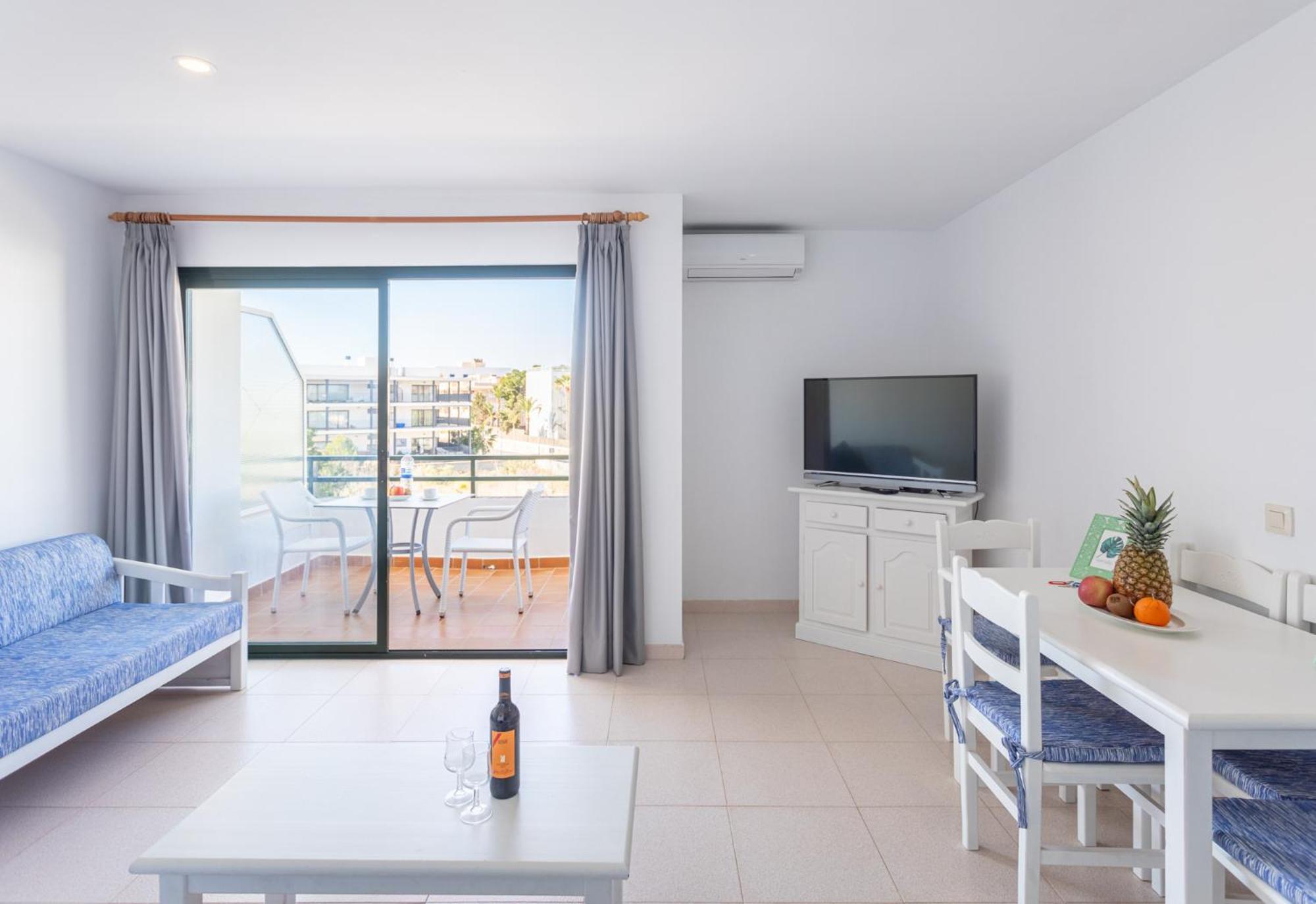 Es Dolc Apartments By Youroom Colonia de Sant Jordi Exterior foto